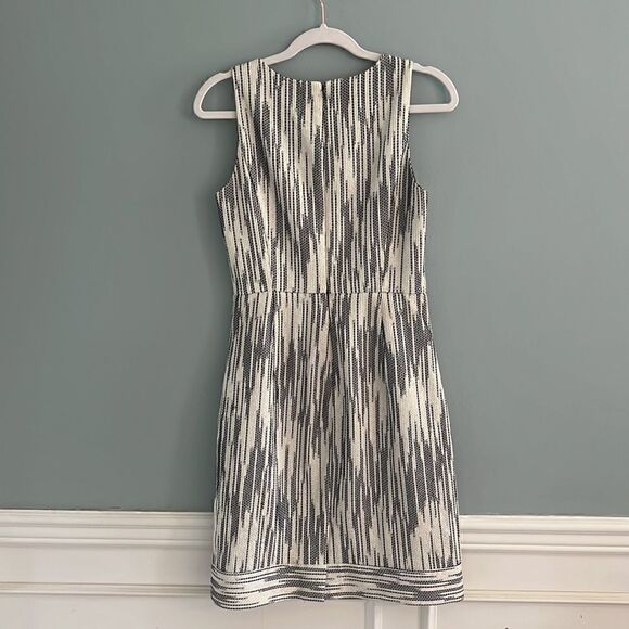 J. Crew beautiful sleeveless textured black & cream midi dress Women’s 4 - Picture 9 of 15